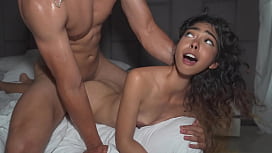 18-Jährige Teenagerin Bittet Um Mehr