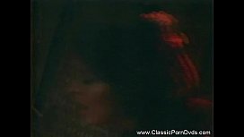 Klassische Blondine mit Haariger MILF