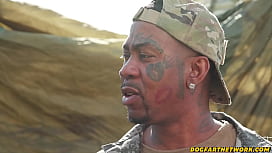 DOOMSDAY DP - Kitanas glänzende Löcher in einem interrassischen Weltuntergang gestopft