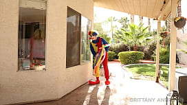 Big Tits Brittany Andrews Gives Ted E A Solo Show To Cumshot!