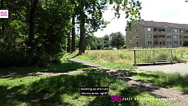 ÖFFENTLICH: Deutsche fickt MILF mit Brille am Waldrand (AUSSERHALB): MIA BLOW - SEX-FREUNDSCHAFTEN.com