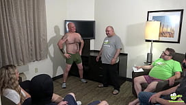 Tadople's Improvisationsklasse wird zum wilden Gruppenfick!