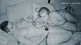 Frau beim Ficken mit Pinsan Ertappt