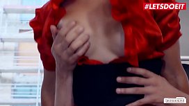 Lass uns loslegen - Deutsche Büroleiterin bekommt Pussy geleckt und hartes Bangen Sina Velvet von Jason Steel