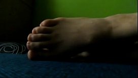 Sklave leckt stinkende Füße