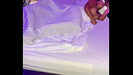 Schlaflose Nächte: Dunkle Haut & Blondes Verlangen