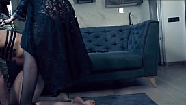 Mein neuer Sklave folgt meinen BDSM-Befehlen