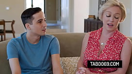 Busty Stepmom Dee Williams Fucks Her Stepson to Settle in the New Family