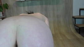 Der Lehrer, der sich streckt: Eine harte Unterwerfung der kleinen, flexiblen 18-Jährigen