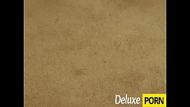 Smerige tiener zuigt gigantische penis