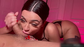 Schneller Blowjob-Service nach der Arbeit im POV