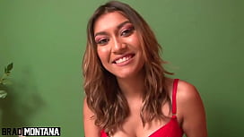 Minas Fresh Meat's First Time in Porn - 6 Minutes of Pure Heat