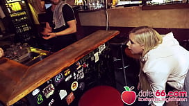 POV: Deutsche Teenie-Schlampe in der Bar gefickt - Lena Nitro (Vollständige Szene)