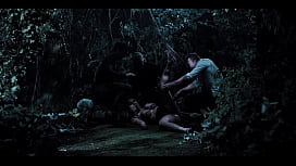 Asiatische Schlampe Gangbang - Japanische Tussi mit großen Titten wird wie eine Fickpuppe im Wald gefroren