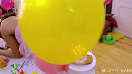 Tinder Stranger's A...