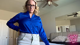 Hilf mir, meine Stiefmutter anzuziehen