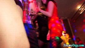 Wilde Teen-CFNM-Orgien in der Natur