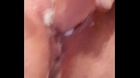 ChubbyTina: XXL-Dildo in saftiger Muschi - Spritzendes Finale