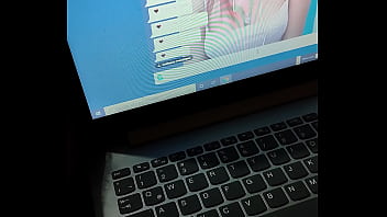 Se Calienta Por Y Se Masturba...