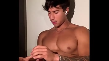 Handsome guy wank and cum