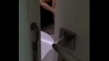 Cuck Encuentra A Su Esposa Follando...