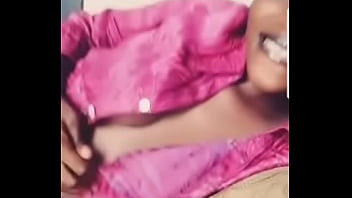 Black aux jolies seins...