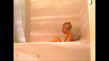 blonde with cocumber