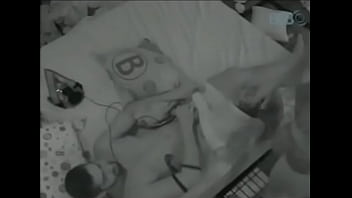 Yuri mostra o pênis no BBB14