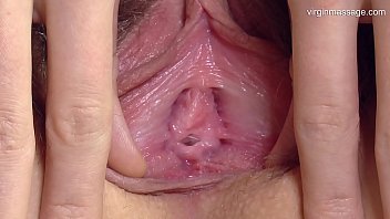 Ritas erste Muschi-Massage - Das jungfräuliche Erlebnis