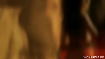 Bollywood Babe Likes To Show Off