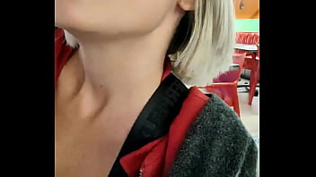 Après une partie de BOWLING avec mes amies, je reste seule pour me choper un ...