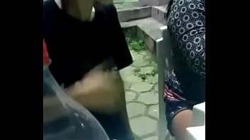 ninfeto guloso e tesudo devorando sandub&atilde_o e gemendo muito