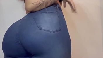 Lula Farting In Jeans! HUGE BOOTY!