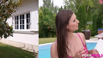 Video Bikini Babe Footjobs Poolside