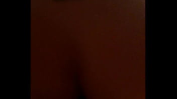 Se sienta en la verga y gime rico...