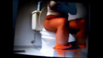 Peeing videos (low quality)