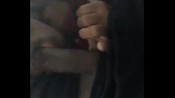 Mamando amigo no ônibus