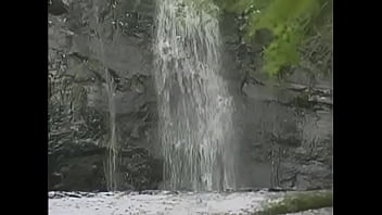 【ヘンリー塚本+北条アミ+及川ひな多+染島貢】これはやばい洗濯をしているセクシー奥さま！近所の絶倫男が来てチンポコを入れてしまいます【熟女+間男】