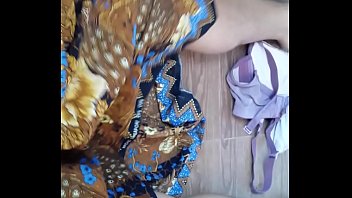 try to cum wifes bra 20151017