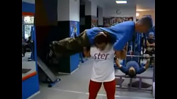 Clip World's Strongest Woman Aneta Florczyk lifting a man