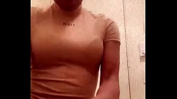 Shows chocolate ass in da bathroom...