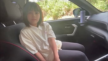 "Don't let my boyfriend find out..." A cute cheats on her boyfriend in the car. They both moan a lot...