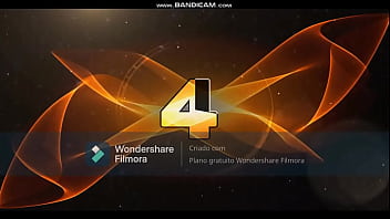 Petite Evelyn Baise Un Dragon Follement