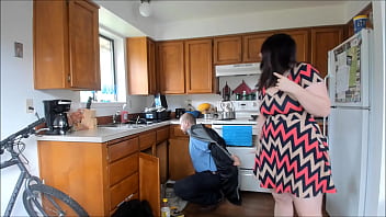 Slutty Teen Fucks The Maintenance Guy - XVIDEOS.COM