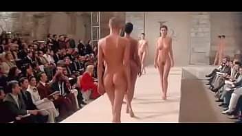 naked runway - XVIDEOS.COM