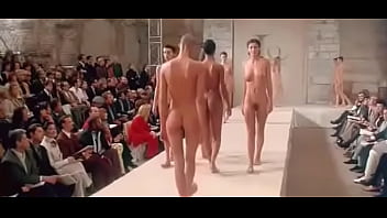 naked runway - XVIDEOS.COM