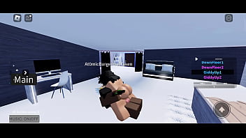 Schlampe bekleckert, Flügel fixieren, Arsch entblößt