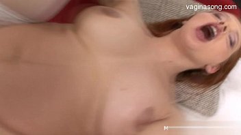 Sexy pornstar sucking dick