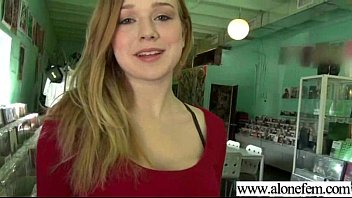Amateur Girl Play With Sex Toys In Front Of Camera vid-04