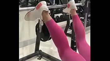 اريد بنت من محافظه واسط علاقه جنسيه لسريه تامه